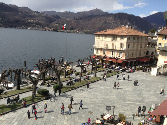 Winter view of Ristorante Venus in Piazza Motta